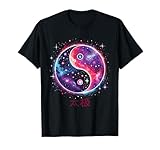 Une invitation à méditer sur l'univers et à embrasser la tranquillité du Tai Chi. Découvre un voyage spirituel vers l'équilibre et l'harmonie du cosmos.
