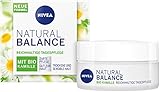 nivea tagespflege sensitive Natürliche Balance – Die milde, parfümfreie Gesichtspflege Creme unterstützt die natürliche Balance der Haut und verwöhnt sie mit zarter Pflege