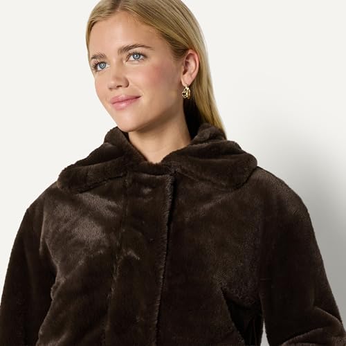 Image of Amazon Essentials Women's Oversized-Fit Cropped Faux Fur Jacket with Collar