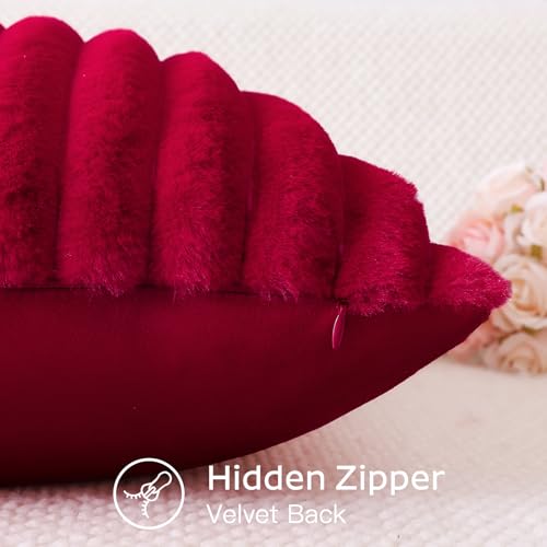 Housse de coussin fausse fourrure de lapin de qualité supérieure Sungeek bordeaux