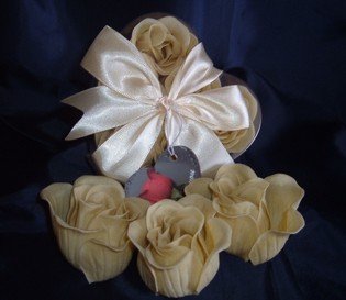 IGC Scented Rose Shaped Soaps in Heart Box - Ivory (Set of 12) with Satin Ribbon & Thank You Card - Wedding Favors