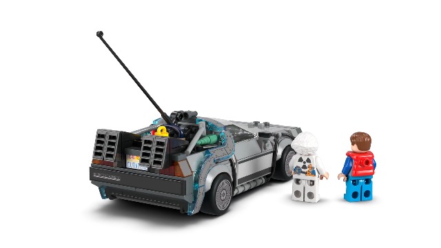 Watch LEGO Speed Champions Time Machine from Back to the Future