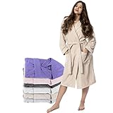 FRAUENSPEZIFISCHER Schnitt - Die Passform unserer Saunamäntel ist speziell auf den Körperbau von Frauen ausgelegt (erhältliche Größen: XS, S, M, L, XL), es gibt jedoch auch eine Variante für Männern (mit einen speziell auf Ihre Körperform angepassten Schnitt, Meine Herren): Sie werden sich so wohl darin fühlen, dass Sie ihn nie wieder ablegen möchten