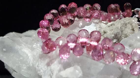Perles de quartz rose mystique facettées pour créer un bijou porteur de sens