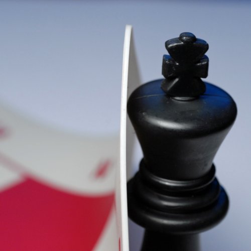 Tapis d'échecs en silicone lavable et indéformable WE Games rouge