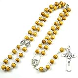 Ce collier est plus qu'un simple bijou, c'est une déclaration de foi et un rappel des croyances religieuses.