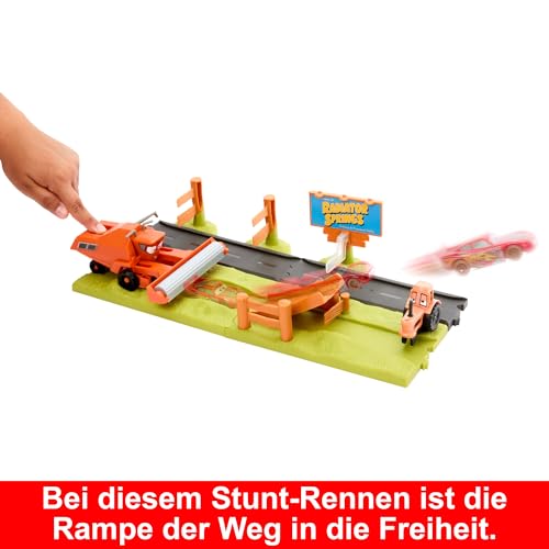Mattel DISNEY Pixar Cars Trecker Erschrecker-Rennbahn Flucht vor Frank - Spielset mit 3 Autos und 2 Spielmöglichkeiten,und Stunt-Rennen, mühelos aufgebaut, für Kinder ab 3 Jahren, HRX48