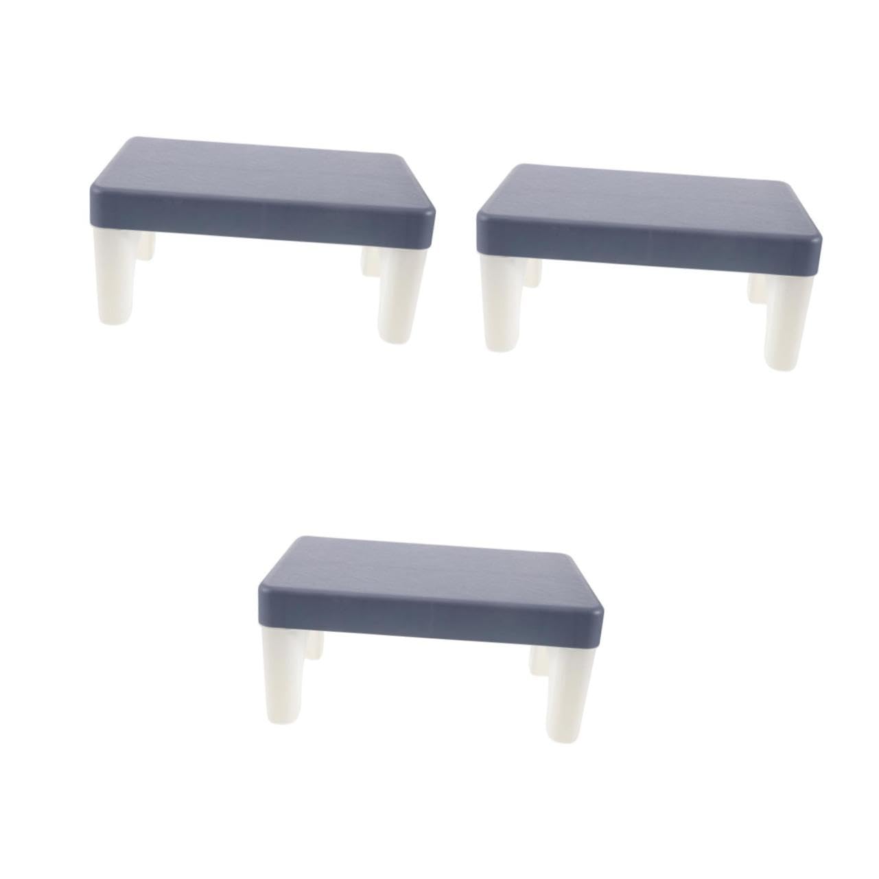 Tabouret de toilette bleu ciel en polypropylène injecté pour un confort durable