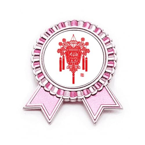 Broche rouge chinoise motif rose en métal pour sublimer un manteau