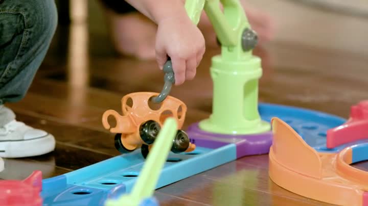 oball go grippers grip launch and roll train track set