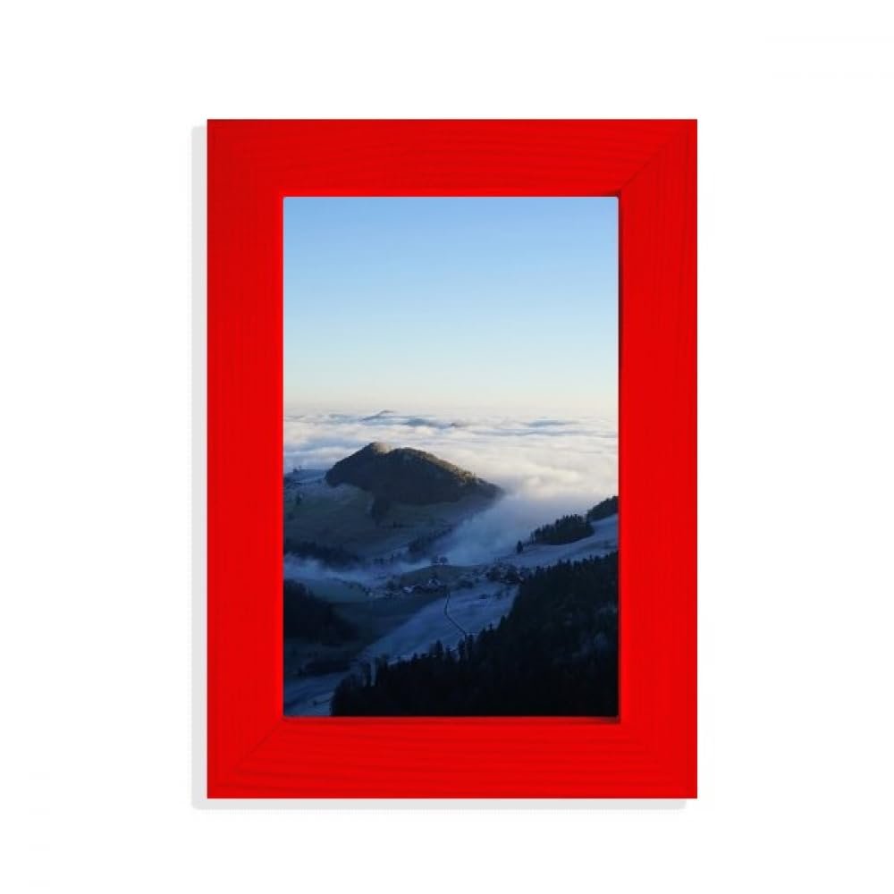 Cadre photo rouge pour illuminer un mur sombre motif montagne et nuages