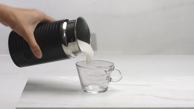 Nespresso Citiz Coffee Machine with Aeroccino Milk Frother by De'Longhi for Original Coffee Pods, Latte, Cappuccino, Espresso, Starter Capsule Set Included, ENV267.BAE, Black