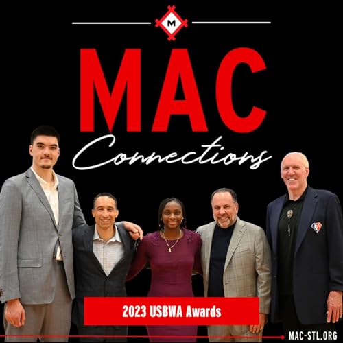 Bill Walton attends 2023 USBWA Awards at the MAC Podcast Por  arte de portada