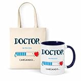 Kembilove® Taza + Bolsa Doctor | Regalo Original para Médico Doctor Hombre | Set Personalizado para Profesionales y Estudiantes de Medicina | Idea de Regalo Doctorado y Tesis
