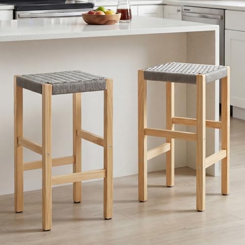 Telaio in legno - I supporti laterali in legno collegano orizzontalmente le quattro gambe delgli sgabelli da bar, formando una struttura stabile che distribuisce il peso su tutte le gambe. Ciò impedisce il ribaltamento e migliora la capacità di carico complessiva e la durata