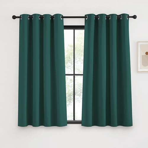 KGORGE Rideaux Isolation Thermique Occultant Decoration pour Chambre Fille Garcon Adulte, Rideaux Opaque de Fenêtre Tenture avec Œillets, L140 x H145cm, 2 Pièces, Vert Foncé