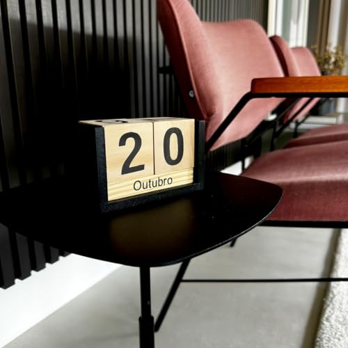 Calendário Cubo de MDF e Madeira: Decoração Prática para Mesa e Escritório
