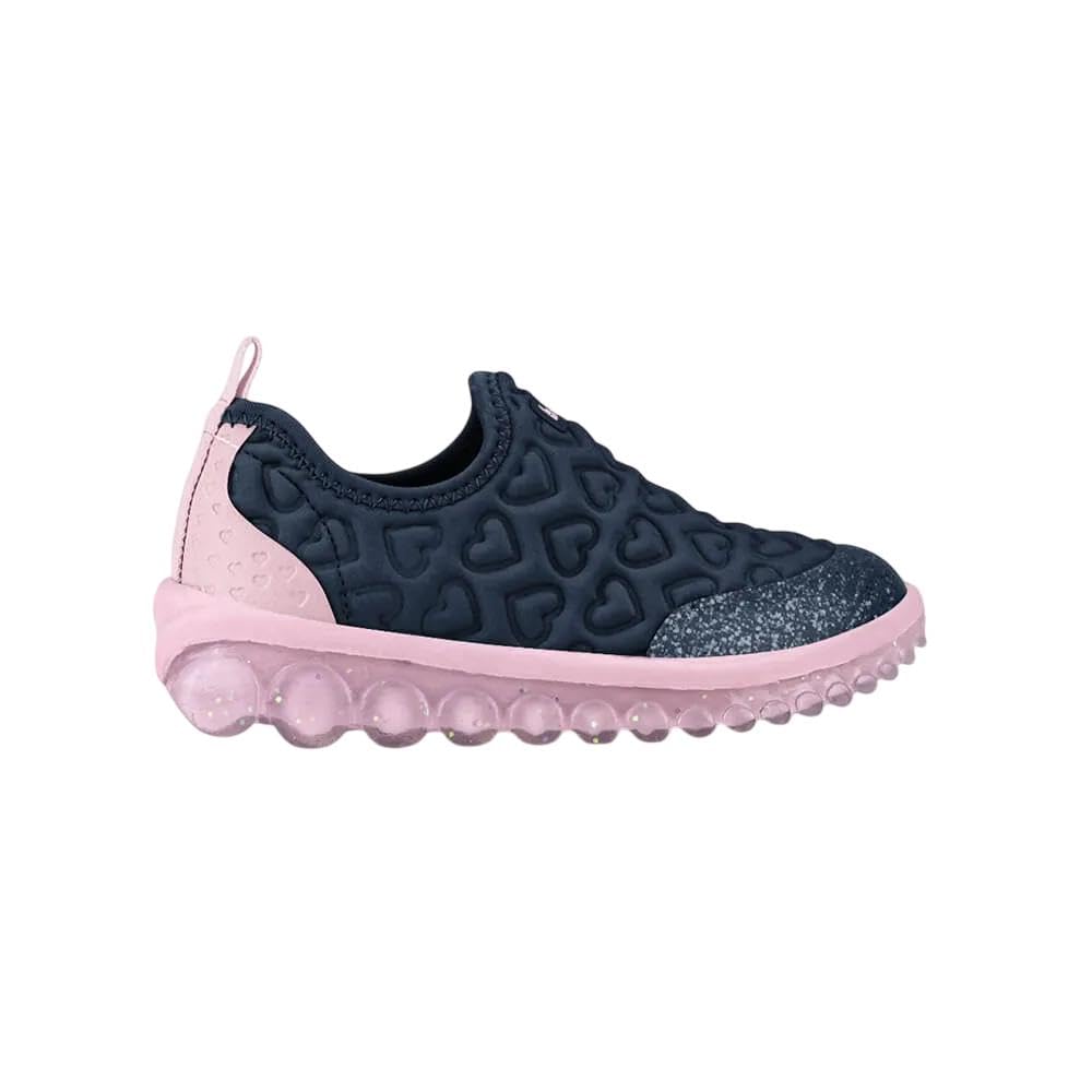 Tenis Infantil Slip On Menina Bibi Roller 2.0 Coração1155236 em promoção! Veja a oferta e mais achadinhos de Tênis Infantis 2 Hoje é o melhor dia para comprar Tenis Infantil Slip On Menina Bibi Roller 2.0 Coração1155236 com aquele preço maroto! Promoção! Aproveite a oferta! 2