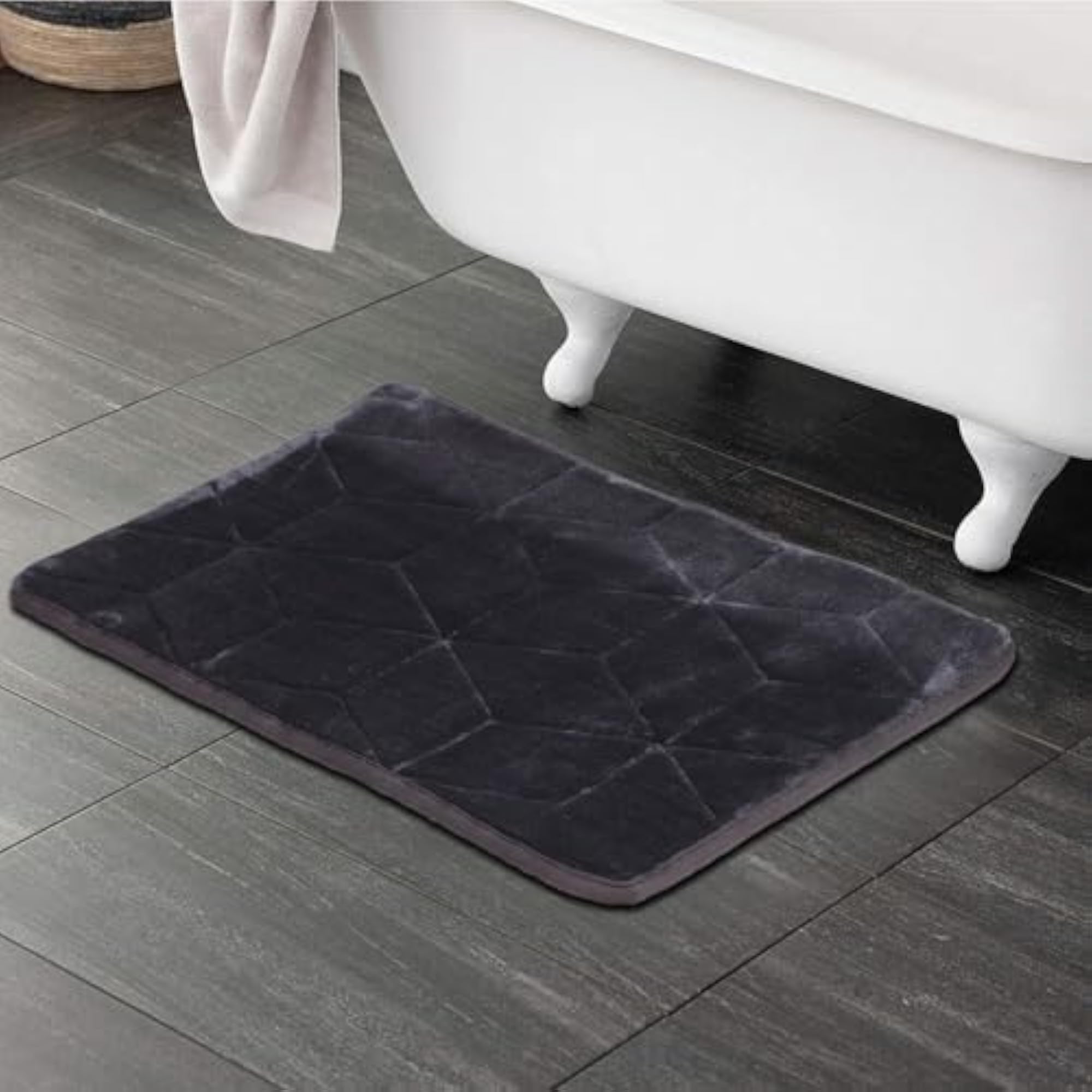 Home Beautiful Grey Polyester Bath Mat, Elegant Design