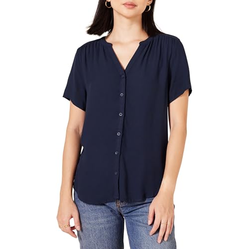 Questa camicia classica e versatile offre un look semplice, perfetto per ogni occasione.