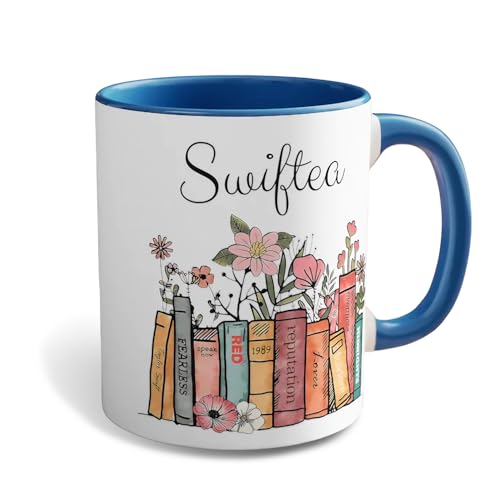 Swiftea Tasse Kaffeetasse mit Spruch Tasse Bücherregal Album Design Tasse Musik Fan Swiftea Geschenk Personalisiert mit Namen Best of Album Geschenkidee Geschenk für Tochter Freundin für 14,99 EUR (-11%) statt 9,99 EUR bei amazon.de Bild: Swiftea Tasse Kaffeetasse mit Spruch Tasse Bücherregal Album Design Tasse Musik Fan Swiftea Geschenk Personalisiert mit Namen Best of Album Geschenkidee Geschenk für Tochter Freundin für 14,99 EUR (-11%) statt 9,99 EUR bei amazon.de