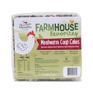 Manna Pro Farmhouse Favorites – Coop Cakes for Poultry – Mixed Flock Poultry Treat – Chicken Treat Cake – Made with Sunflower & Mealworms – 3 Cakes