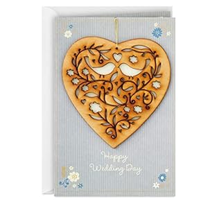 Hallmark Hochzeitskarte mit Holz-Herz-Ornament