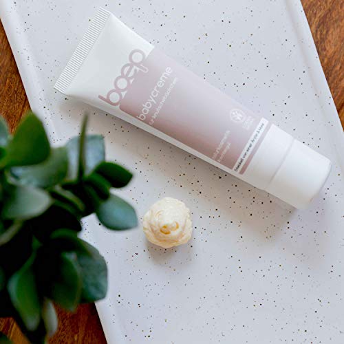 boep Geschenkset für Babys erste Wochen | Erstausstattung im Bio-Baumwollbeutel mit Babycreme, Wundcreme und Badeöl | Zertifizierte Naturkosmetik | Geschenk zur Geburt, Babyparty oder Weihnachten - Image 6