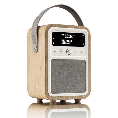 VQ Monty Radio DAB Plus/DAB avec Bluetooth, FM et Radio Réveil Fonction - Alimentée par Secteur et Batterie Radio Portable avec Antenne, Prise Casque et Port de Charge USB - Chêne