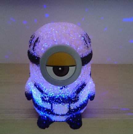 Amazon.co.jp: ミニオン 3Dキラキラライト スチュアート : おもちゃ