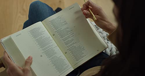 ESV Single Column Journaling Bible, Artist Series, Red Letter (Cloth over Board, Lulie Wallace, In Bloom): Holy Bible, English Standard Version - image 5