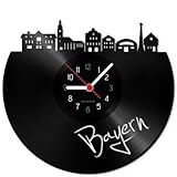 🎙️ EINZIGARTIGES DESIGN – Du möchtest deine moderne Einrichtung durch etwas Retro-Charme aufmöbeln? Dann bist du bei unserer Vintage Schallplattenuhr genau richtig! Einzigartige Designs mit smartem Retro-Design in den verschiedensten Ausführungen werten jede Inneneinrichtung optisch auf. Ob Städteskyline, Vereinslogo, Lieblingsband oder Pärchendesign – du wirst zu fast jeder Thematik etwas Passendes finden