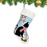 Design Accrocheur: Dotée de couleurs de fête vibrantes et éclatantes, cette chaussette de Noël présente un aspect classique de Noël enrichi d'un charme rustique campagnard. Son design attrayant en fait un élément décoratif idéal pour apporter de la chaleur et de la gaieté festive à votre intérieur, créant une ambiance conviviale et accueillante pendant la saison des fêtes. Elle s'intègre parfaitement dans votre décoration de Noël pour une touche traditionnelle et chaleureuse.