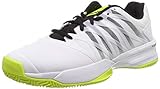 Zapatillas de deporte compuestas por diferentes materiales creados para dar el mejor rendimiento deportivo