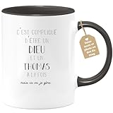 quotedazur - Mug Compliqu� D'�tre Un Dieu Et Un Thomas Mais �a Va Je G�re - Cadeau Humour Pr�nom - Id�e Cadeau Famille Saint Valentin - Tasse Pr�nom Thomas