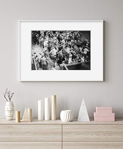 INFINITE PHOTOGRAPHS Photo: Activity at Post 9,floor of New York Stock Exchange,New York,N.Y.,Wall St,c1934 - Thumbnail 2
