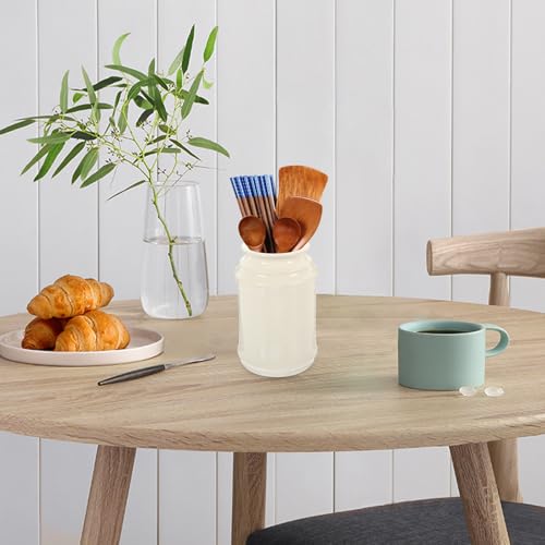 Porte-ustensiles en céramique sur la table pour un dîner convivial - 7