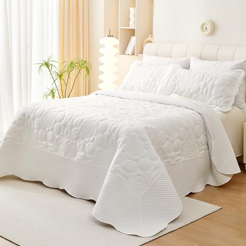 Image of EVENHUG Quilt Set King Size Soft Lightweight White Bedspreads with 2 Pillow Shams Reversible Bedding Coverlets for All Seasons 3 Piece (106 inchx96 inch)