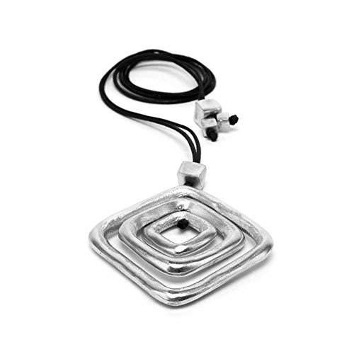 ✨La collezione placcata in argento porta con sè il senso del viaggio.La lavorazione della placcatura in argento è artigianale, rendendo ancora piu preziosa la storia racchiusa in ogni bijoux. 💚✅Indossa gioielli unici,creati con l'amore per il nostro mondo... Vesti Eco...Vesti Green...Vesti Vestopazzo!!!