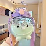 Gran capacidad: la botella de agua kawaii para niños está hecha de material de calidad alimentaria, que puede contener 34 onzas/1000 ml de líquido, que cumple con tu ingesta diaria de agua. Es divertido y fácil para cualquier objetivo de fitness.
