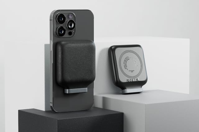 Xoopar Iné Oda Batería Magnética 5000 mAh de Piel Reciclada - Negro | Batería magnética de 5000 mAh en piel reciclada: recarga tu móvil 2 veces, puertos USB-C y Lightning