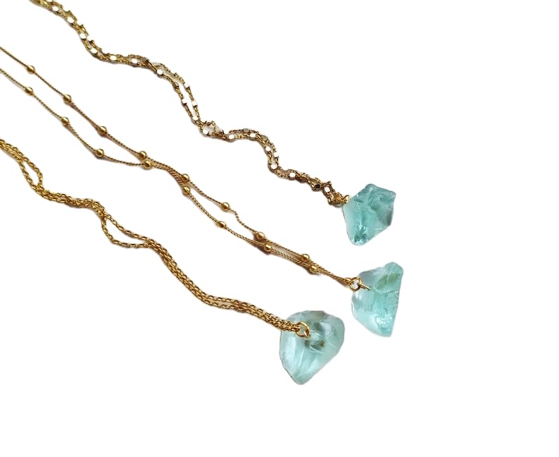 Collier en cristal d'aigue-marine naturelle contre le stress quotidien des femmes
