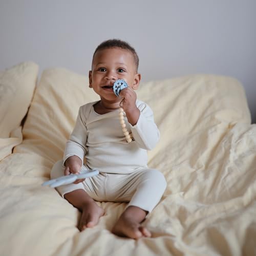 Image of mushie 100% Silicone Baby Pacifier Clip BPA Free | Hera (Soft Lilac)