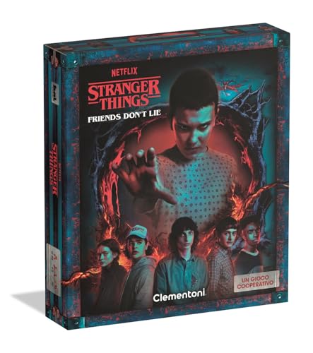 Clementoni – Stranger Things Friends Don’t Lie, Gioco da Tavolo Ispirato alle Prime 4 Stagioni, Sfide nel Sottosopra con 12 Personaggi e Mostri Leggendari, Made in Italy, Lingua Italiana, 16666