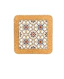 Utilisation pratique : nos carreaux Azulejo sont non seulement décoratifs, mais ils sont également fonctionnels. Le matériau en liège les rend résistants à la chaleur, ce qui les rend idéaux pour une utilisation comme dessous de plat pour protéger vos surfaces des casseroles et poêles chaudes.