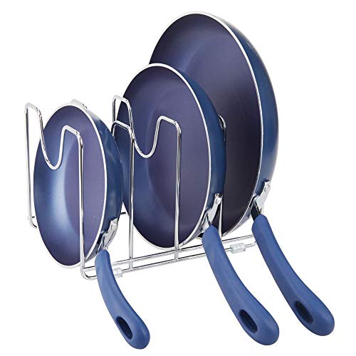 mDesign Soporte para sartenes, ollas y tapas – Organizador de tapaderas compacto de metal para armarios de cocina – Accesorios de cocina para ahorrar espacio de almacenaje – plateado