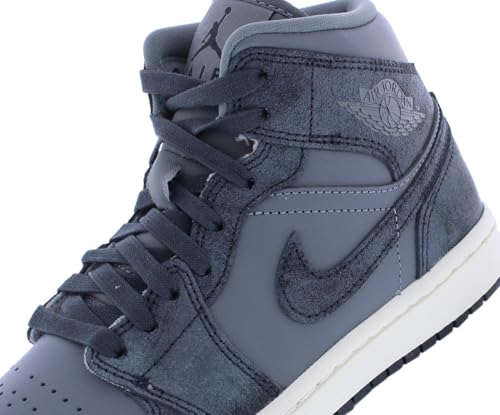 Image of Nike Women's Air Jordan 1 Mid SE Sneaker