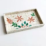 Matériaux robustes et durables:Fabriqué avec une base solide en MDF et une finition soignée, ce plateau offre une excellente résistance à l’usage quotidien tout en protégeant vos surfaces grâce à son fond lisse.