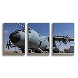 Les affiches sur toile se distinguent des affiches en papier car elles ne se détériorent pas en raison de facteurs environnementaux tels que l'humidité.