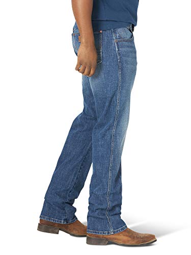 Wrangler mens Retro Relaxed Fit Boot Cut Jeans, Mustang Island, 32W x 30L US